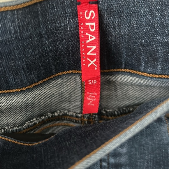 Spanx Distressed Jeans Size Small. - Picture 4 of 4